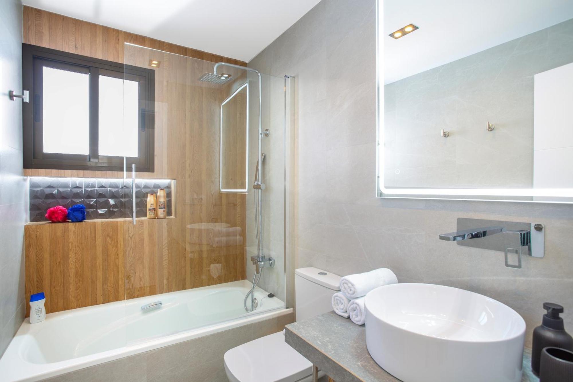 Pueblo Evita Premium Suites Benalmádena Exterior foto