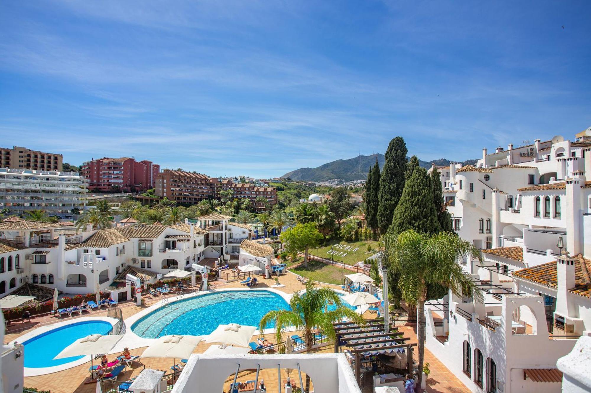 Pueblo Evita Premium Suites Benalmádena Exterior foto
